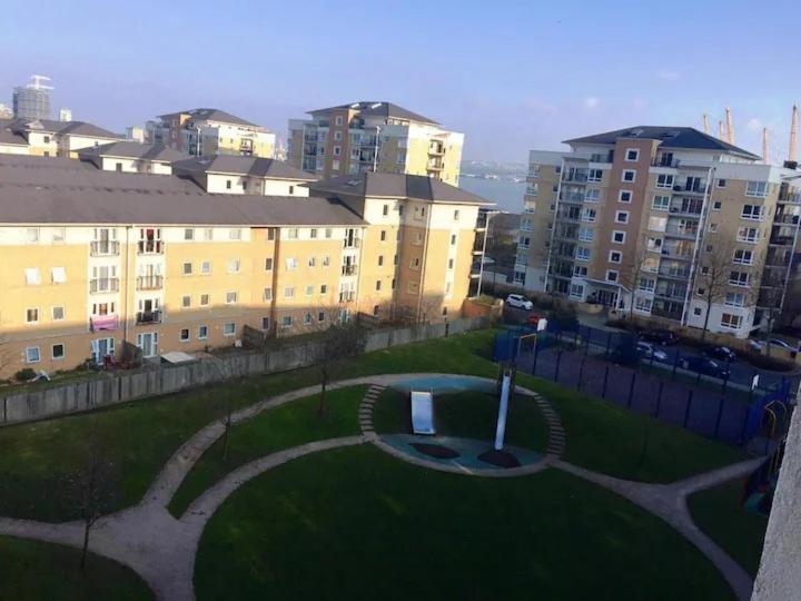 Room 1 Or 2 Ppl Near Excel, O2, Canary Wharf - London Bagian luar foto